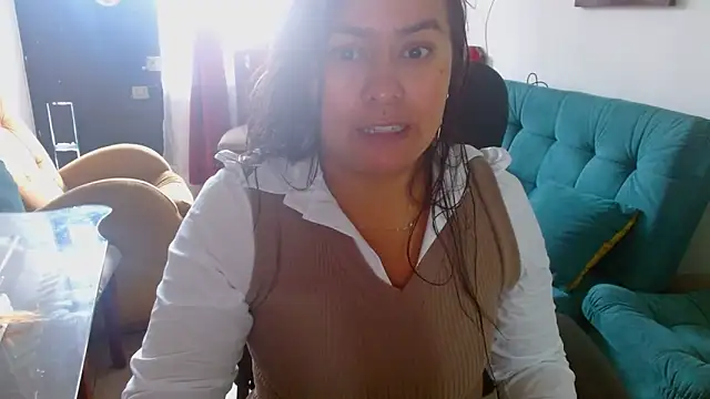 Ixchel Anaid online show from April 20, 12:30 pm