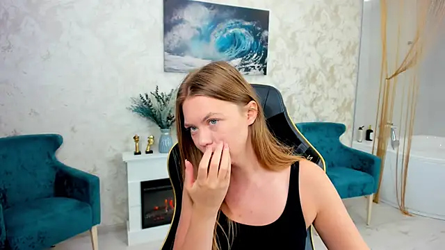 Snapshot of Strawberrye chatting on February 26, 3:27 am Strawberrye online show from February 26, 3:27 am