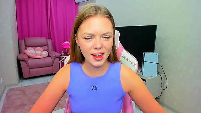 Snapshot of Strawberrye chatting on February 28, 3:18 am Strawberrye online show from February 28, 3:18 am