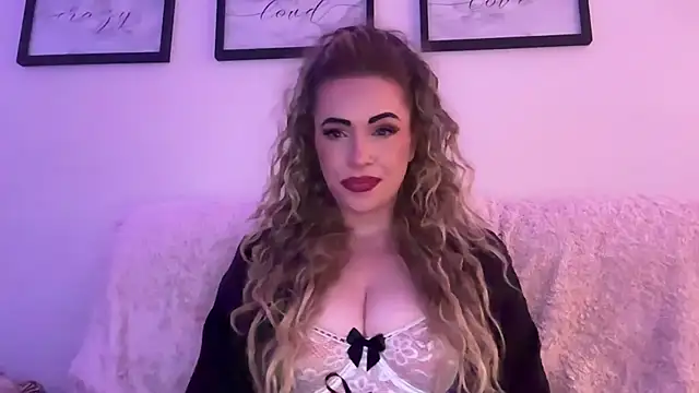 EmilyBlue online show from December 14, 9:08 pm