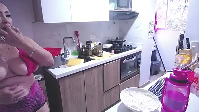 Snapshot of Tits__sweet chatting on January 28, 10:56 pm Tits sweet online show from January 28, 10:56 pm