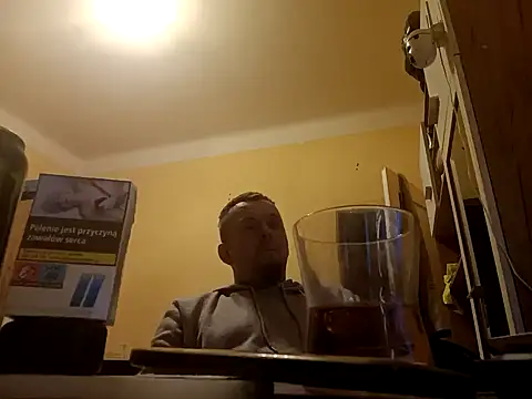 Snapshot of MrWhitePL chatting on February 13, 5:22 pm MrWhitePL online show from February 13, 5:22 pm