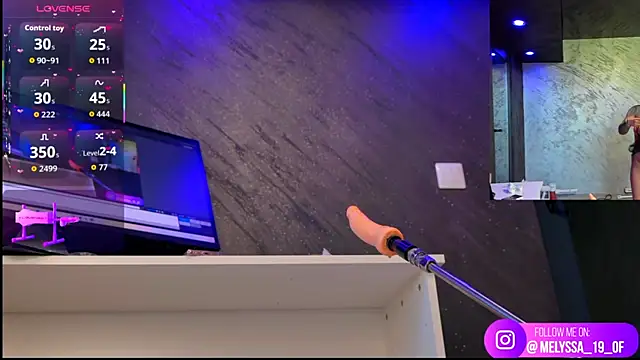 im-your-lovee online show from May 26, 5:14 am