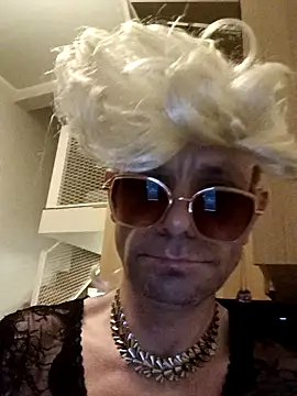 Snapshot of Pauline41 chatting on October 28, 5:04 pm Pauline41 online show from October 28, 5:04 pm