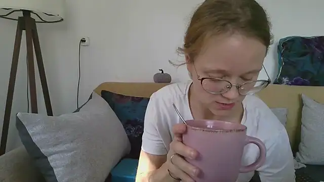 little-leni online show from October 23, 9:52 am