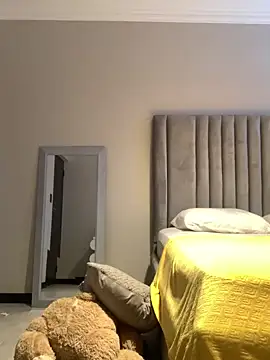 CurvyDesire1 online show from April 9, 5:07 am