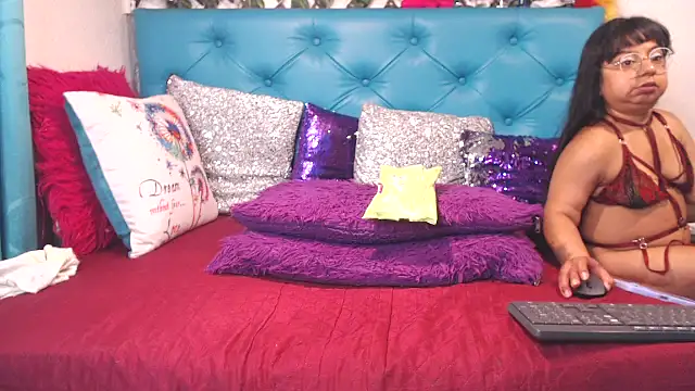 SARAWILLS online show from February 24, 2:04 pm