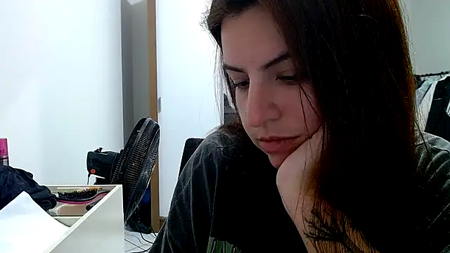 chelbyy online show from October 31, 5:52 am