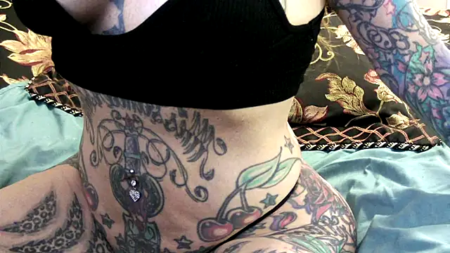 pamelagunns online show from March 7, 8:50 pm