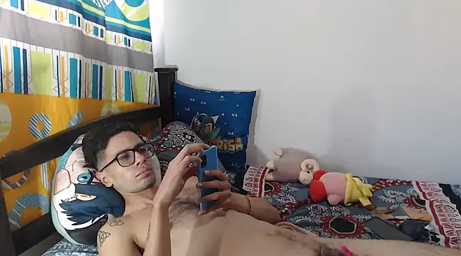 Snapshot of alisterxxx chatting on January 19, 9:45 pm alisterxxx online show from January 19, 9:45 pm
