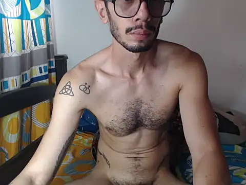 Snapshot of alisterxxx chatting on November 14, 3:55 pm alisterxxx online show from November 14, 3:55 pm