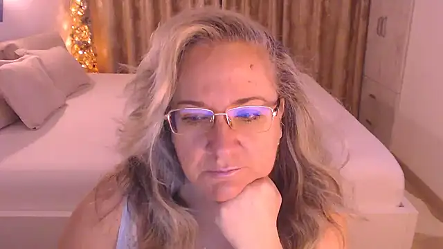 Raisshy online show from February 26, 5:17 am