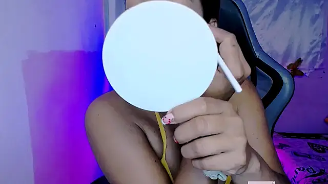 ninatiny online show from October 26, 10:43 am