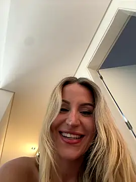 Snapshot of jasminesummer chatting on October 19, 7:36 pm jasminesummer online show from October 19, 7:36 pm