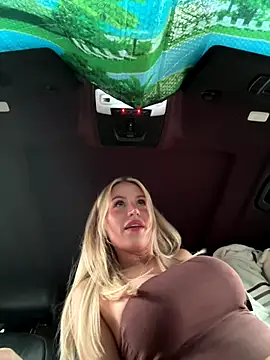 Snapshot of jasminesummer chatting on November 18, 5:28 pm jasminesummer online show from November 18, 5:28 pm