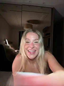 Snapshot of jasminesummer chatting on June 2, 7:27 pm jasminesummer online show from June 2, 7:27 pm