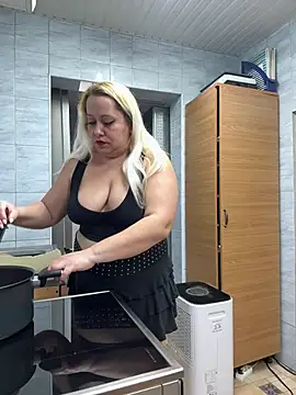 Snapshot of SabinaSweety chatting on February 4, 10:43 am SabinaSweety online show from February 4, 10:43 am