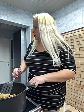 Snapshot of SabinaSweety chatting on February 16, 3:52 pm SabinaSweety online show from February 16, 3:52 pm