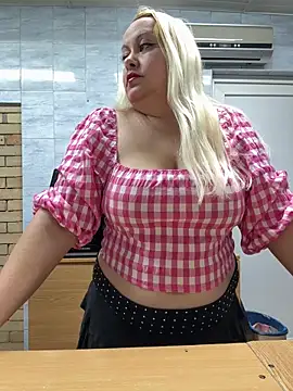 Snapshot of SabinaSweety chatting on February 21, 12:17 pm SabinaSweety online show from February 21, 12:17 pm