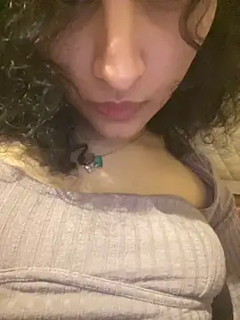 Snapshot of miaoberoi chatting on December 13, 12:06 pm miaoberoi online show from December 13, 12:06 pm
