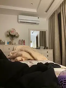 Snapshot of miaoberoi chatting on December 18, 2:06 pm miaoberoi online show from December 18, 2:06 pm