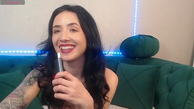 GlamKate online show from March 4, 4:30 pm