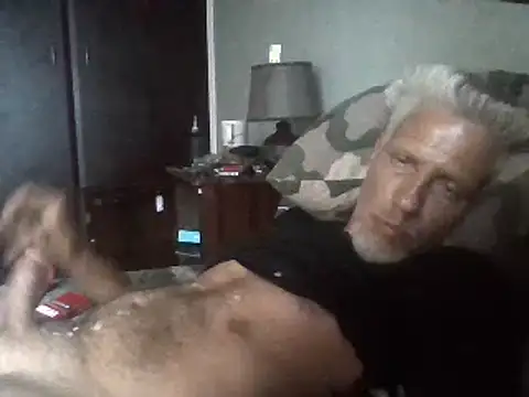 Snapshot of Zues4u chatting on December 2, 8:26 pm Zues4u online show from December 2, 8:26 pm