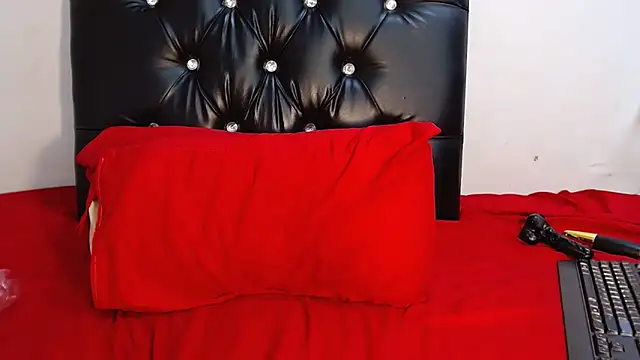 YoungRose18 online show from October 21, 12:06 pm