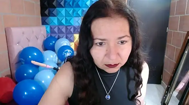katifoxx online show from December 22, 4:06 pm