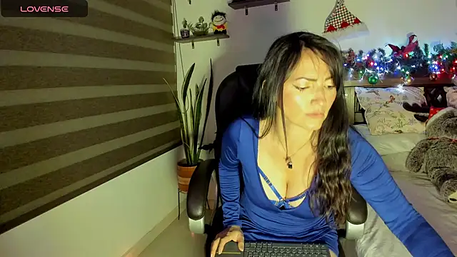 Snapshot of Ariella_tits chatting on December 13, 12:09 am Ariella tits online show from December 13, 12:09 am
