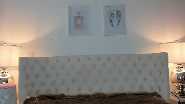 Snapshot of JessicaJames23 chatting on September 16, 11:44 am JessicaJames23 online show from September 16, 11:44 am