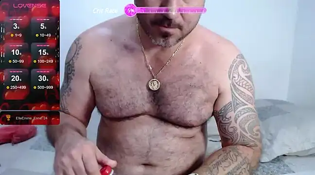 Snapshot of Osobrandon567 chatting on December 24, 4:08 pm Osobrandon567 online show from December 24, 4:08 pm