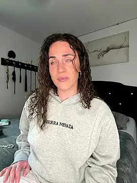 Clara-xoxo online show from January 18, 1:59 pm