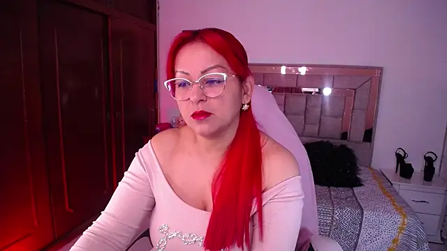salomecastro  online show from October 2, 3:13 am