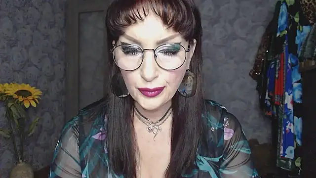 Snapshot of Aziza1 chatting on July 7, 2:10 pm Aziza1 online show from July 7, 2:10 pm