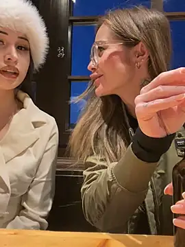 Etwas neugierig online show from March 10, 5:51 pm