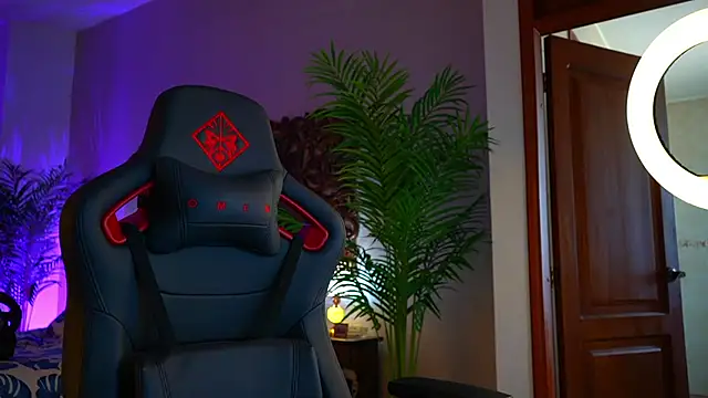 Snapshot of ambarEvans chatting on December 12, 4:32 pm ambarEvans online show from December 12, 4:32 pm