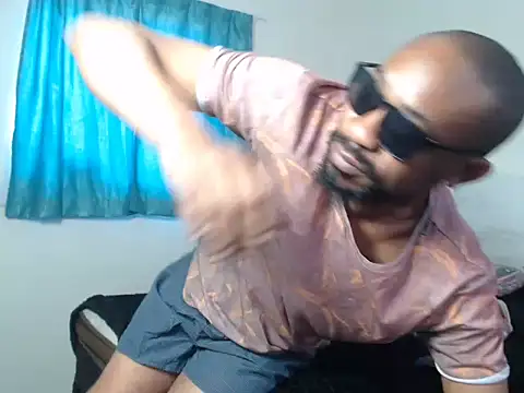 Snapshot of Ogmelo chatting on July 20, 7:00 am Ogmelo online show from July 20, 7:00 am