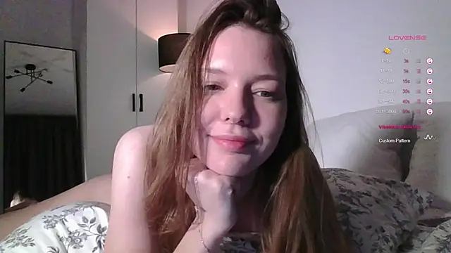 Snapshot of Hit-girl- chatting on March 19, 7:38 pm Hit-girl- online show from March 19, 7:38 pm