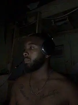 Snapshot of livepro chatting on October 17, 3:31 am livepro online show from October 17, 3:31 am