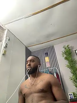 Snapshot of livepro chatting on February 6, 5:56 am livepro online show from February 6, 5:56 am