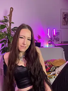 Trixie-Tainted online show from December 9, 4:26 pm