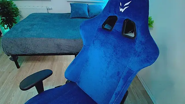 CranberryHot online show from November 25, 4:40 pm