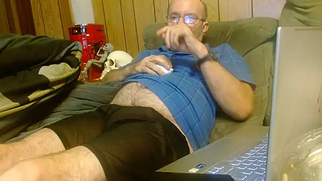 Snapshot of snickers1 chatting on October 11, 3:39 am snickers1 online show from October 11, 3:39 am