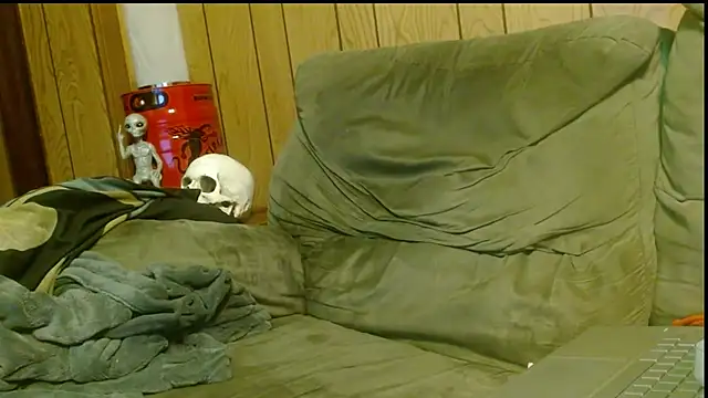 Snapshot of snickers1 chatting on October 13, 8:03 am snickers1 online show from October 13, 8:03 am