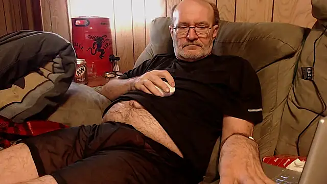 Snapshot of snickers1 chatting on November 30, 7:23 am snickers1 online show from November 30, 7:23 am