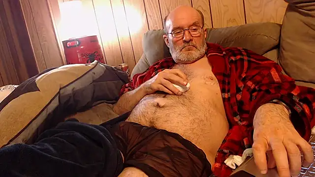 Snapshot of snickers1 chatting on February 25, 1:48 am snickers1 online show from February 25, 1:48 am