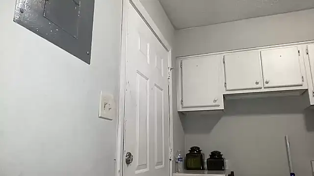 Creamesensation online show from April 9, 9:36 am