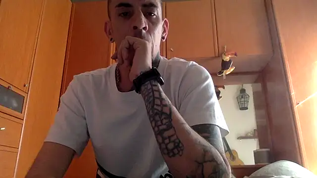 pareja2933 online show from April 10, 3:28 pm