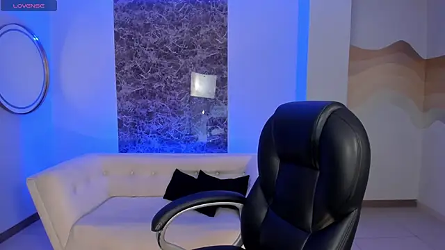 Snapshot of MorganHicks chatting on June 12, 10:47 am MorganHicks online show from June 12, 10:47 am